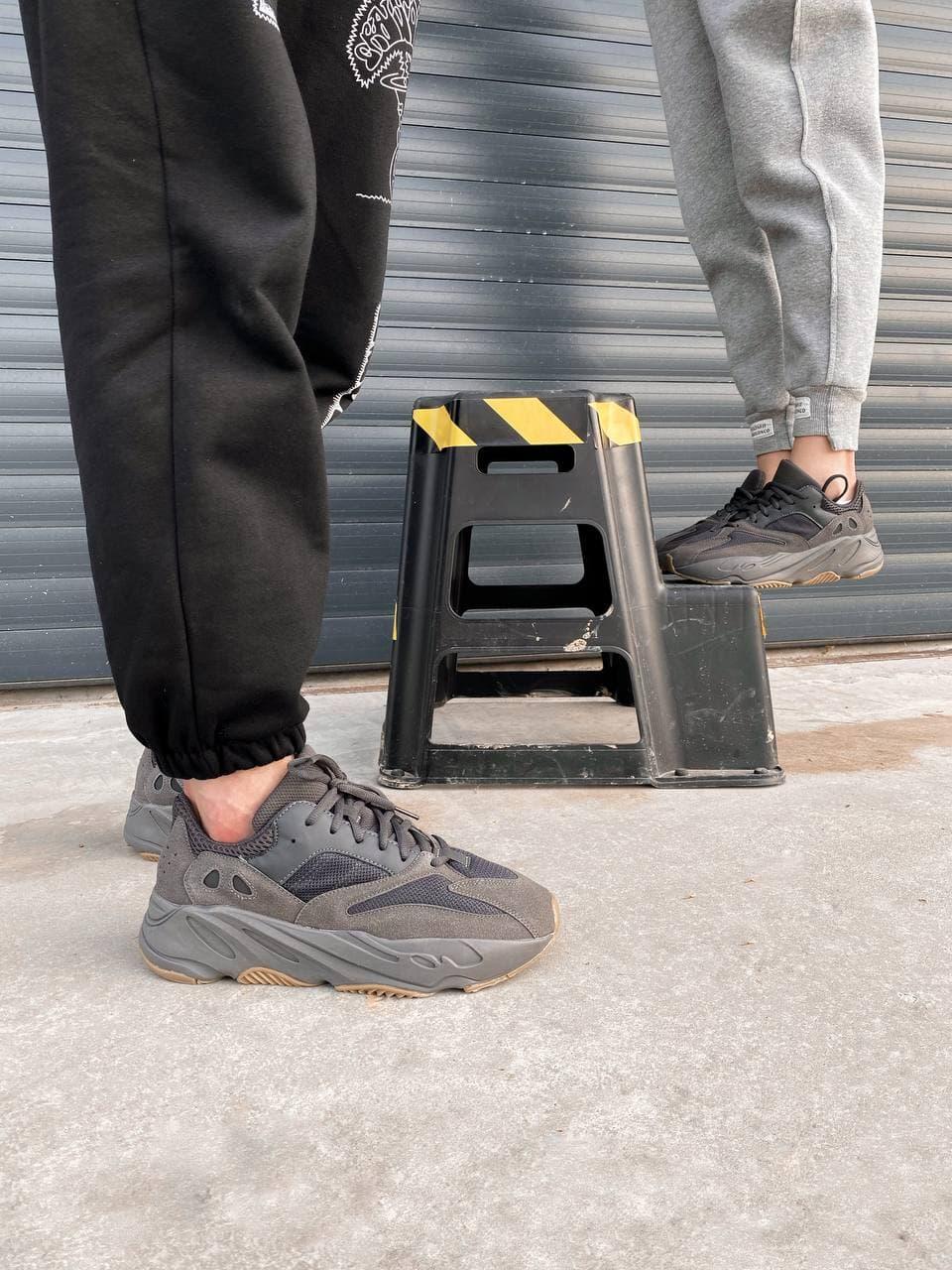 Adidas Yeezy Boost 700 V1 Wave Runner «Black Raw Rubber» 2