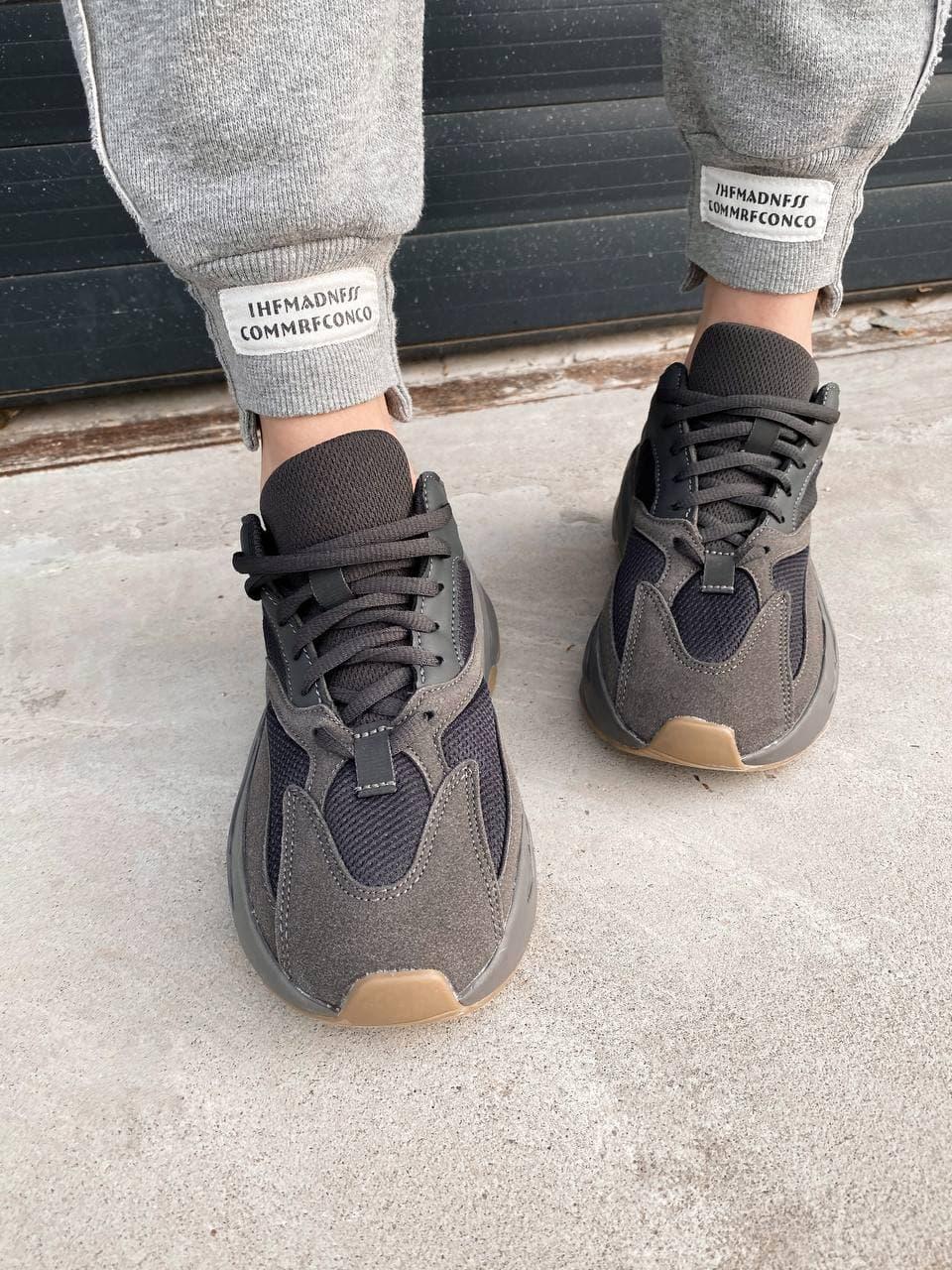 Adidas Yeezy Boost 700 V1 Wave Runner «Black Raw Rubber» 2