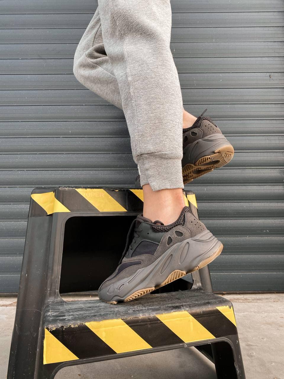 Adidas Yeezy Boost 700 V1 Wave Runner «Black Raw Rubber» 2