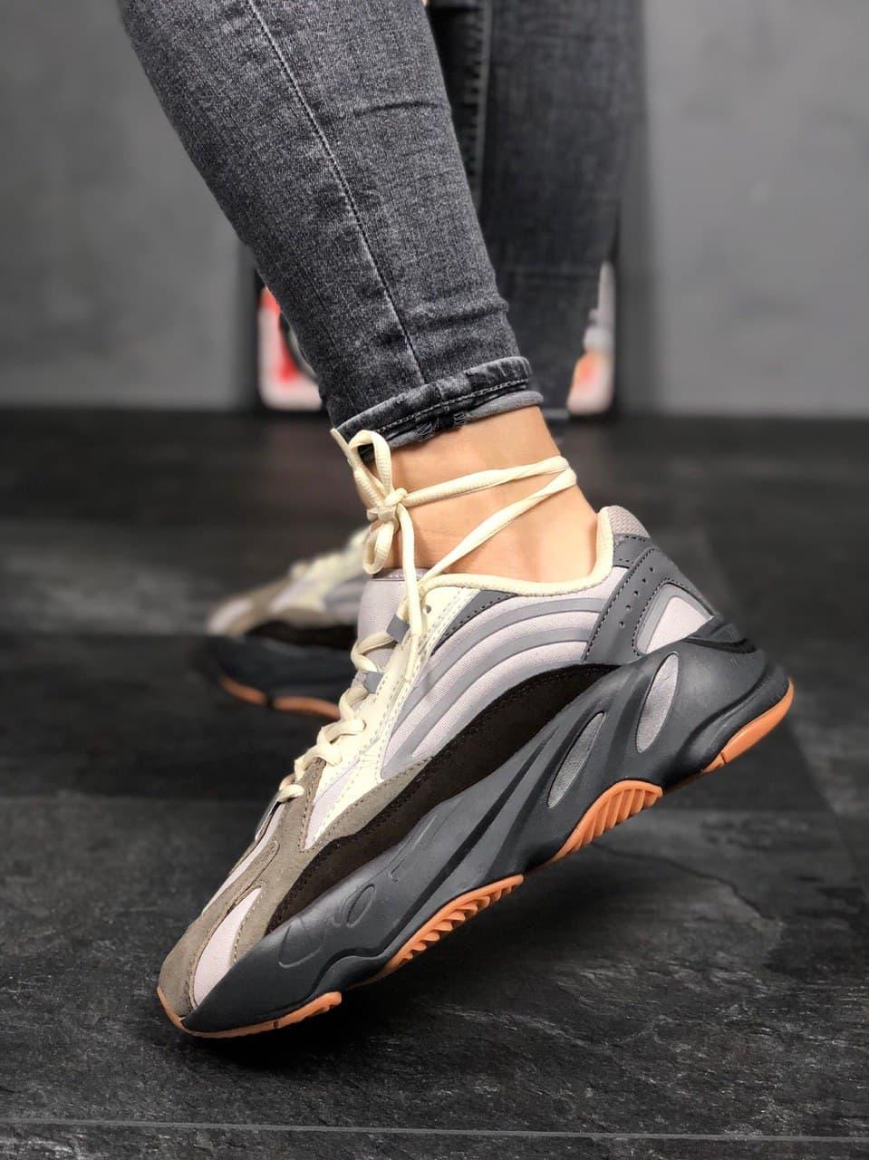 Adidas Yeezy Boost 700 V2 Grey x Kanye West 3