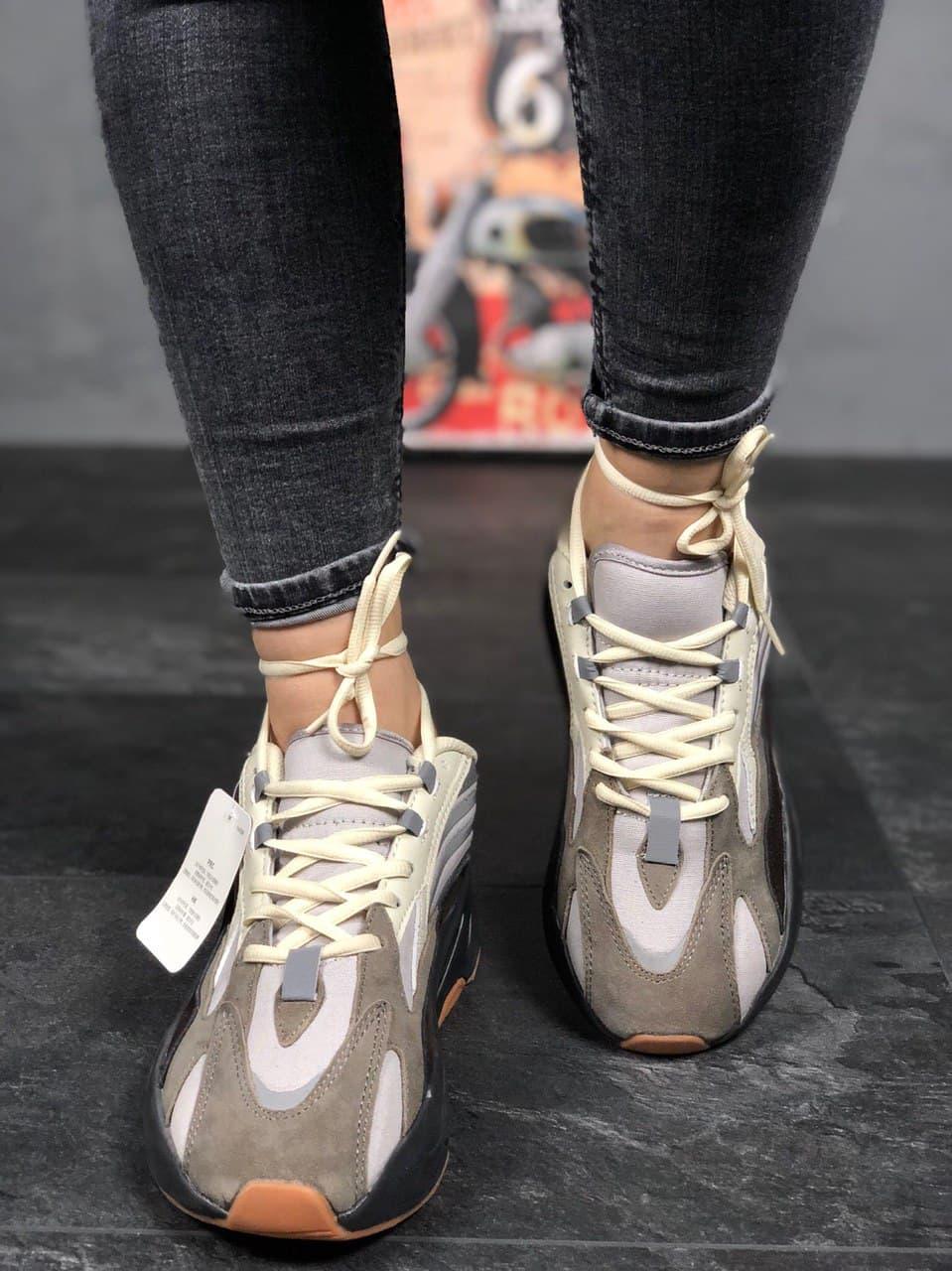Adidas Yeezy Boost 700 V2 Grey x Kanye West 3