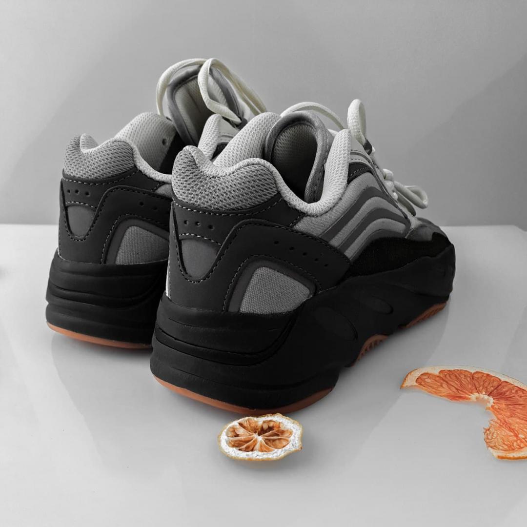 Adidas Yeezy Boost 700 V2 Grey x Kanye West 3