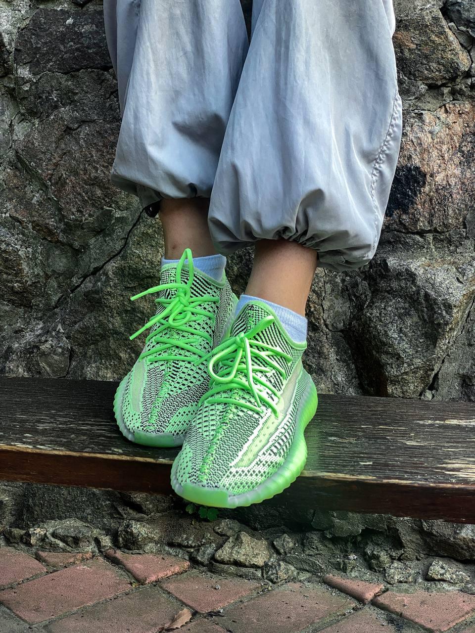 Adidas Yeezy Boost 350 v2 Yeezreel