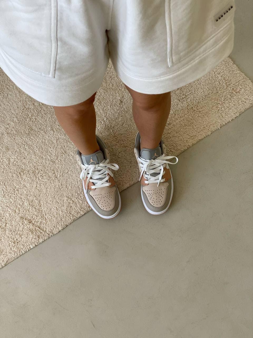 Nike Air Jordan Retro 1 Low Beige White Grey