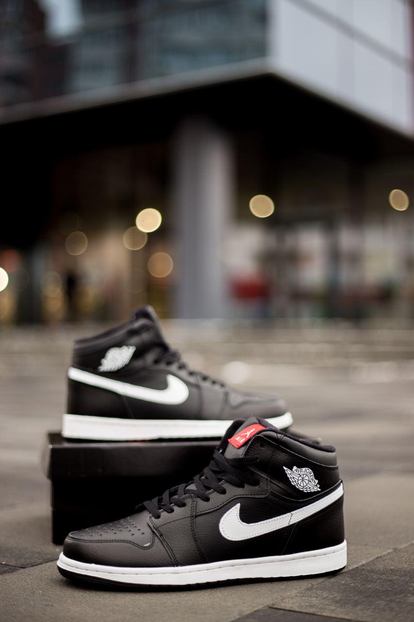 Nike Air Jordan 1 High Black White Winter