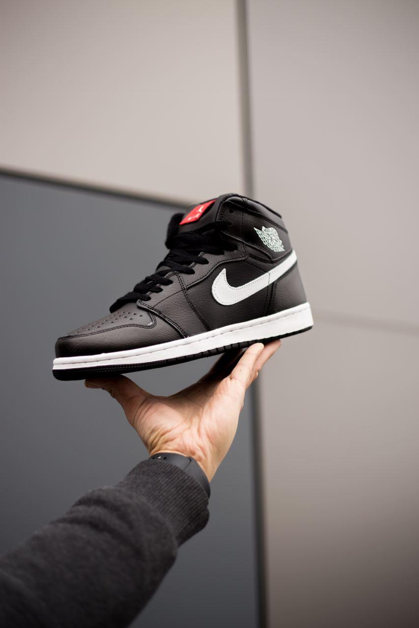 Nike Air Jordan 1 High Black White Winter