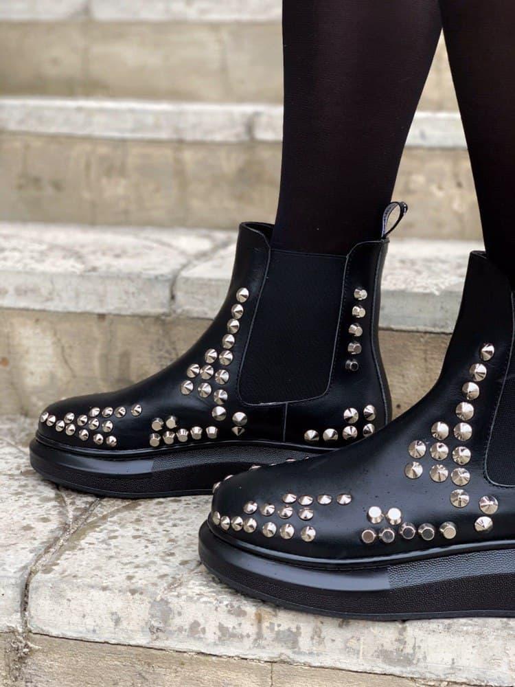 Alexander McQueen Boots Chelsea Black