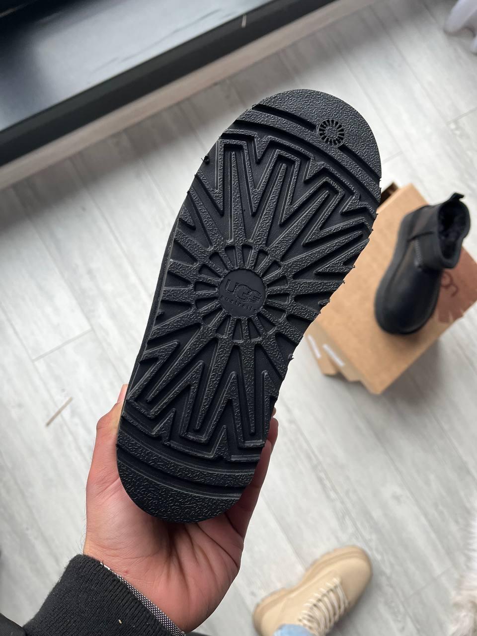 UGG Ultra Mini Platform Black v2