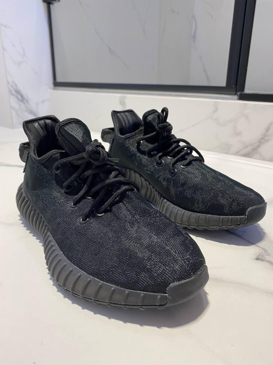 Adidas Yeezy Boost 350 V2 Mono Black