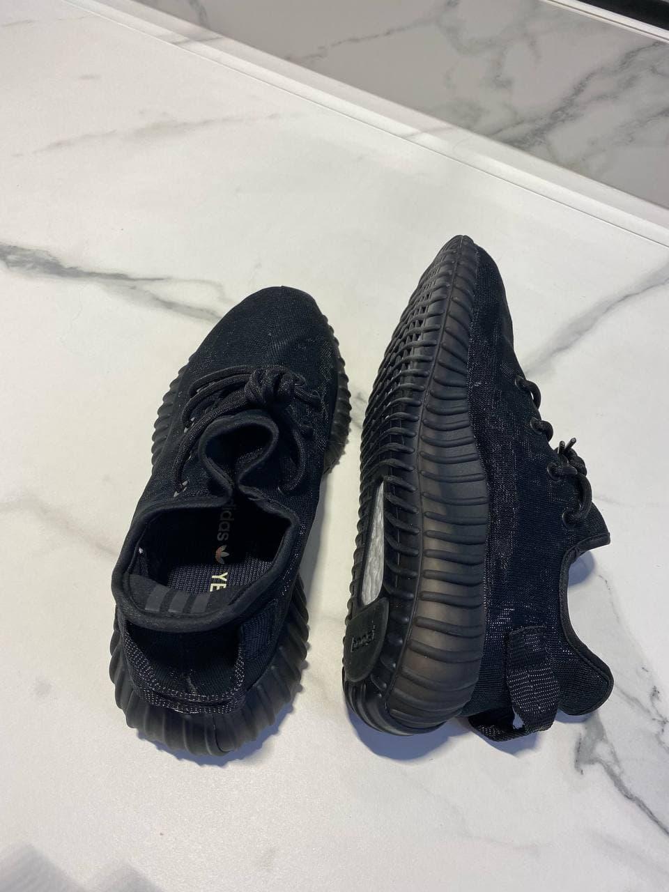 Adidas Yeezy Boost 350 V2 Mono Black