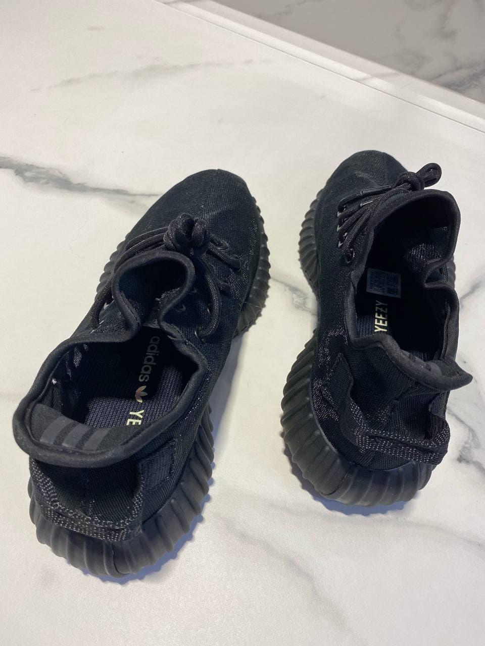 Adidas Yeezy Boost 350 V2 Mono Black