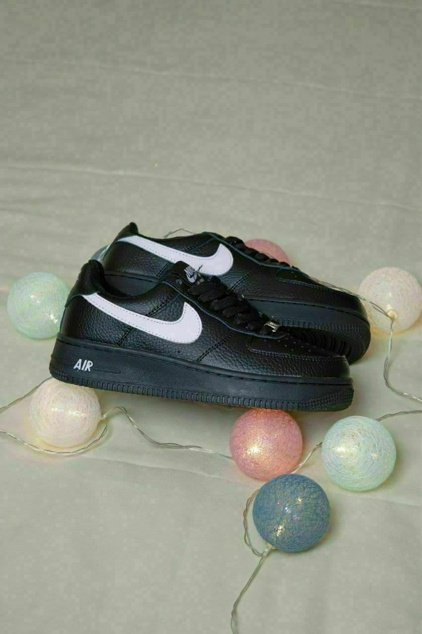 Nike Utiliti Low Winter Black «White Logo» 2