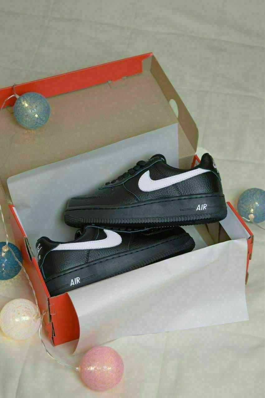 Nike Utiliti Low Winter Black «White Logo» 2