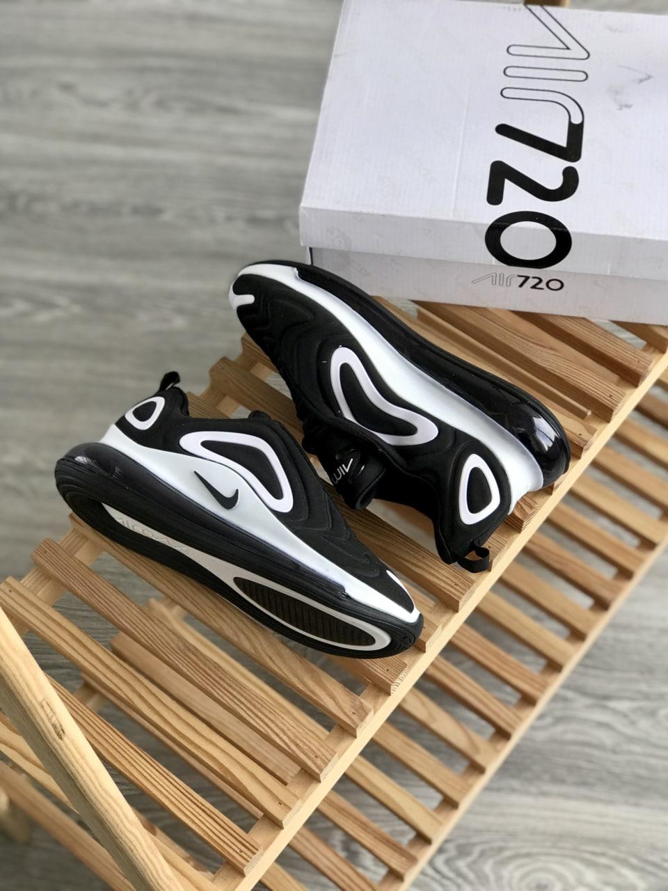 Nike Air Max 720 Black White