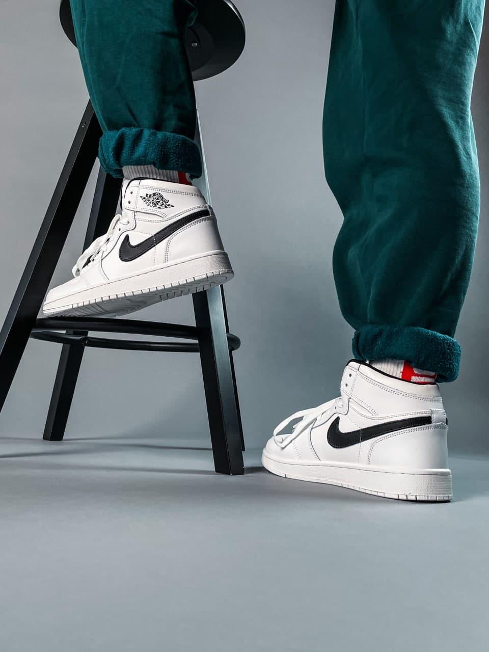 Nike Air Jordan 1 Retro High White «Black Logo» 1