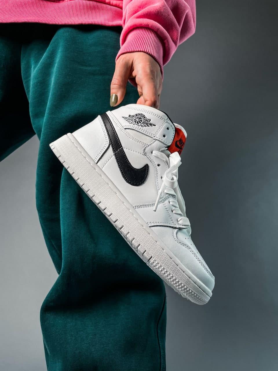 Nike Air Jordan 1 Retro High White «Black Logo» 1