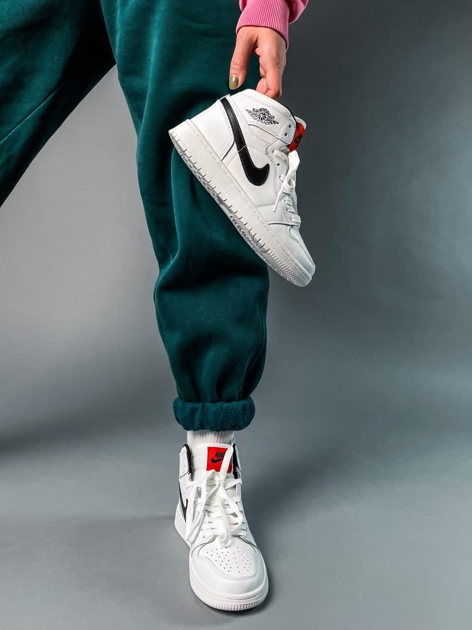 Nike Air Jordan 1 Retro High White «Black Logo» 1