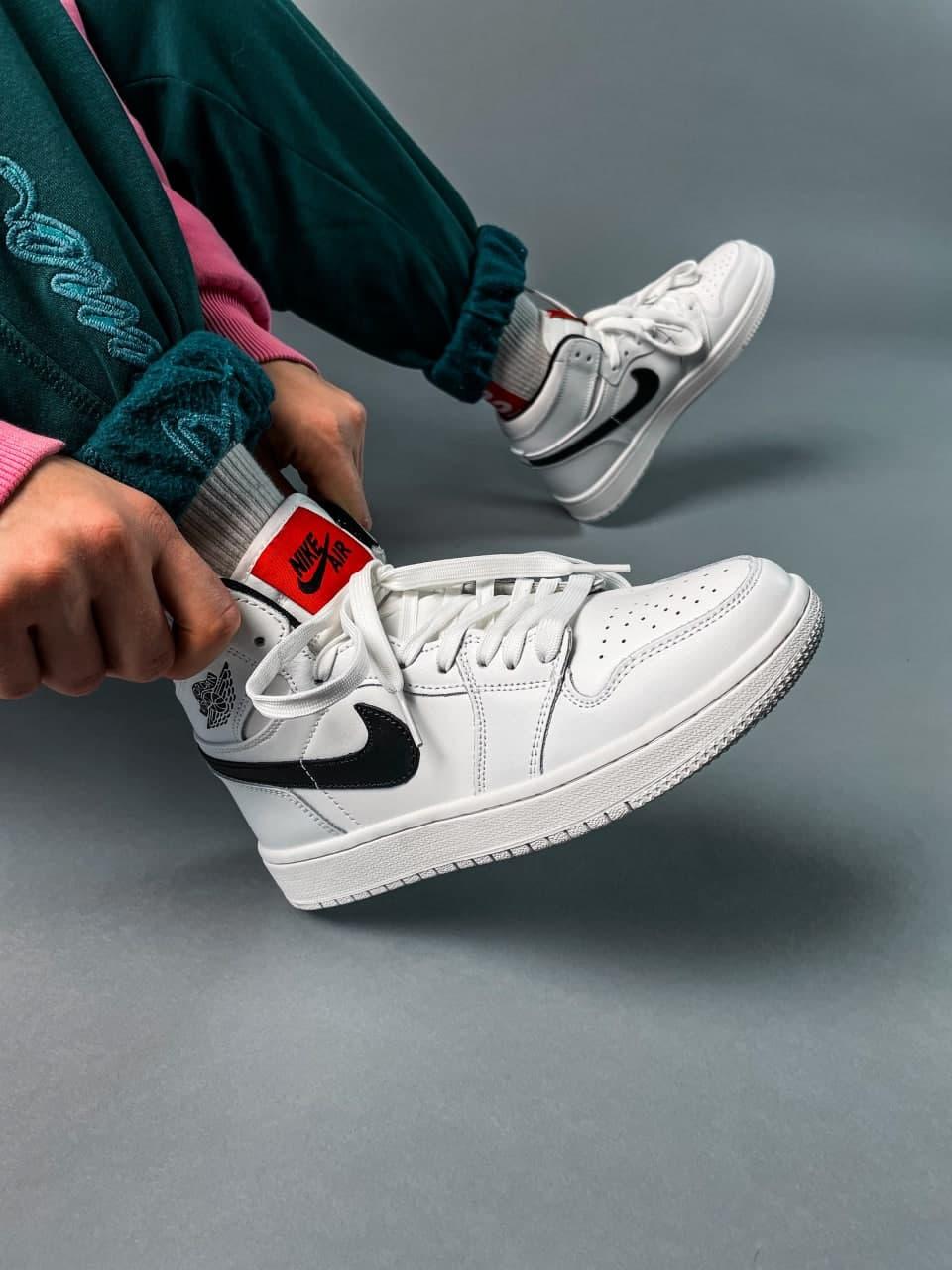 Nike Air Jordan 1 Retro High White «Black Logo» 1