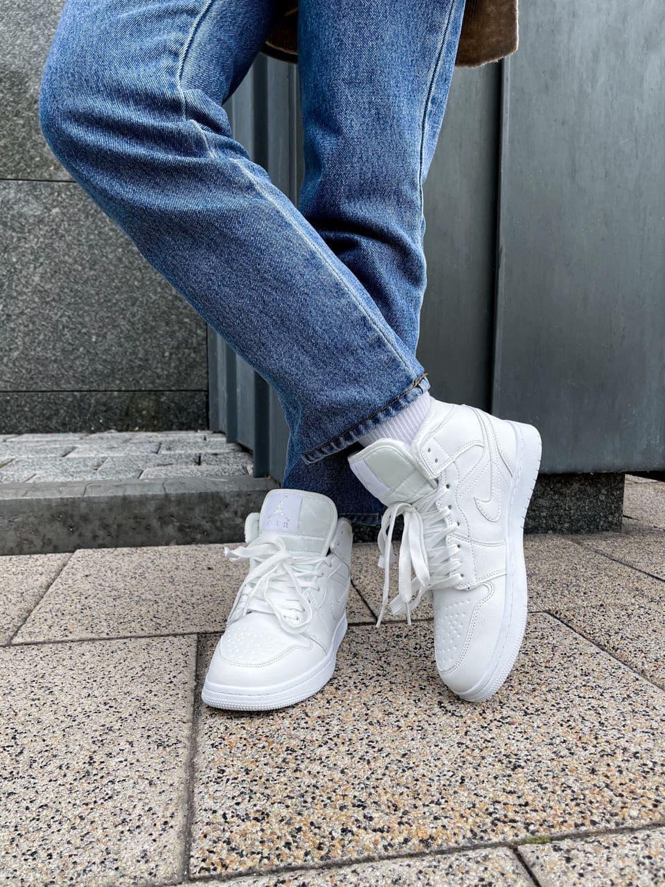 Nike Air Jordan Retro 1 High Triple White Fur