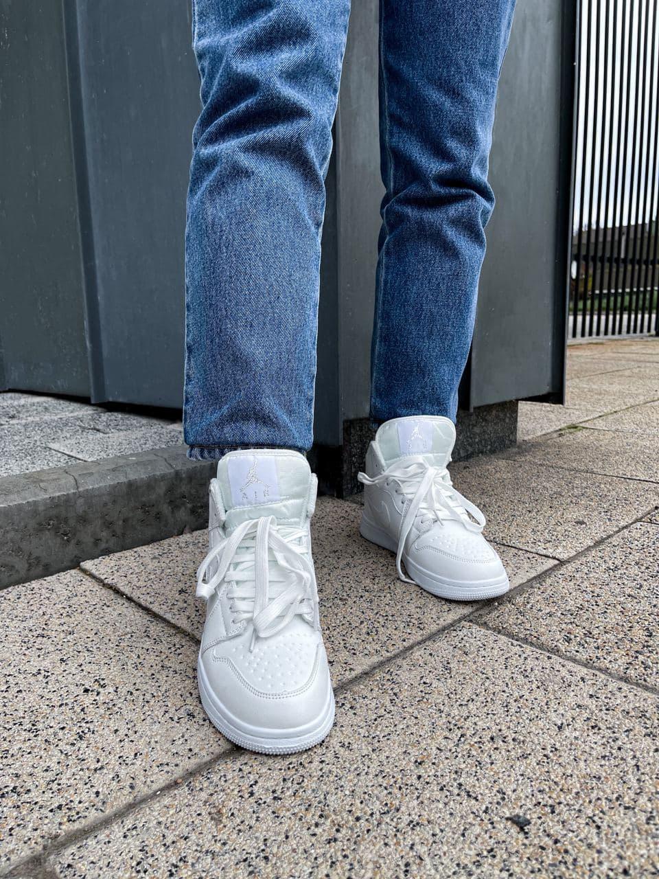 Nike Air Jordan Retro 1 High Triple White Fur