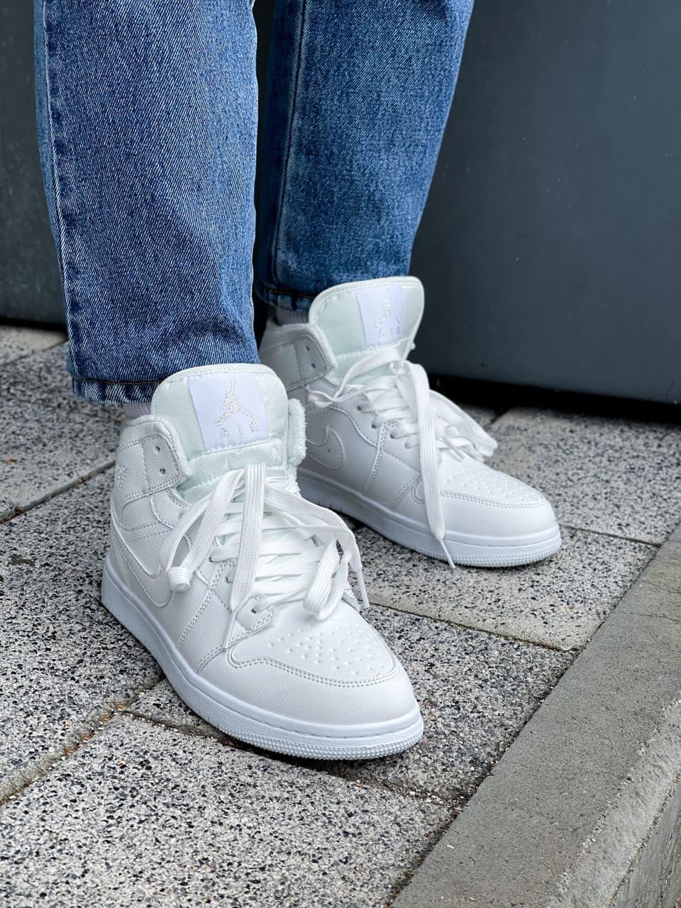 Nike Air Jordan Retro 1 High Triple White Fur