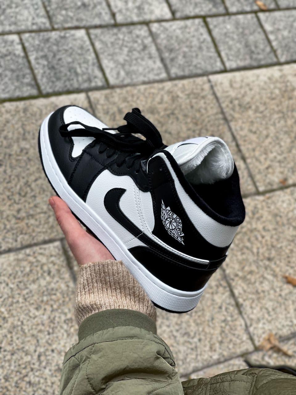 Nike Air Jordan Retro 1 High Black White 2