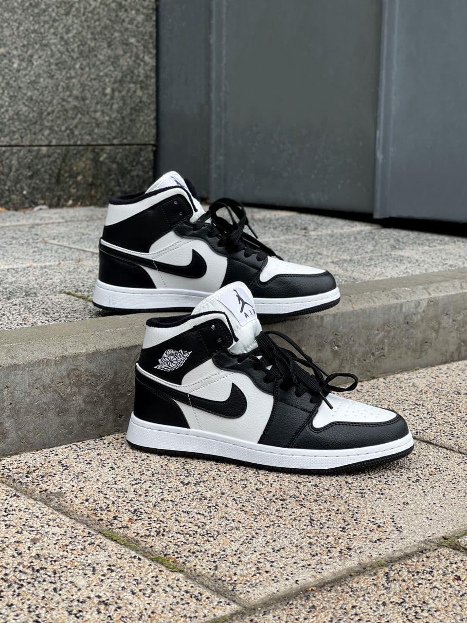 Nike Air Jordan Retro 1 High Black White 2