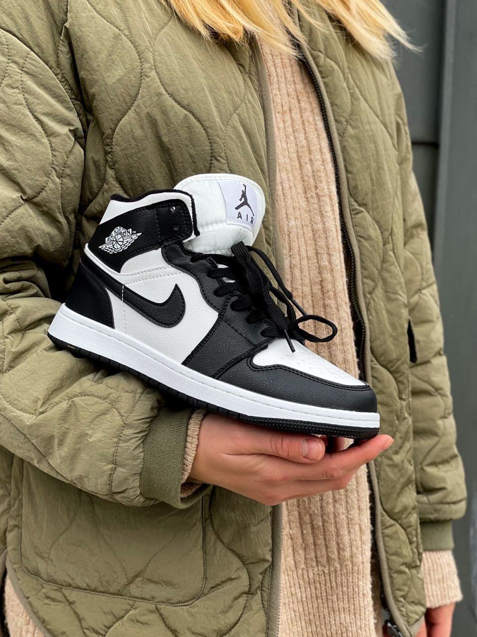 Nike Air Jordan Retro 1 High Black White 2