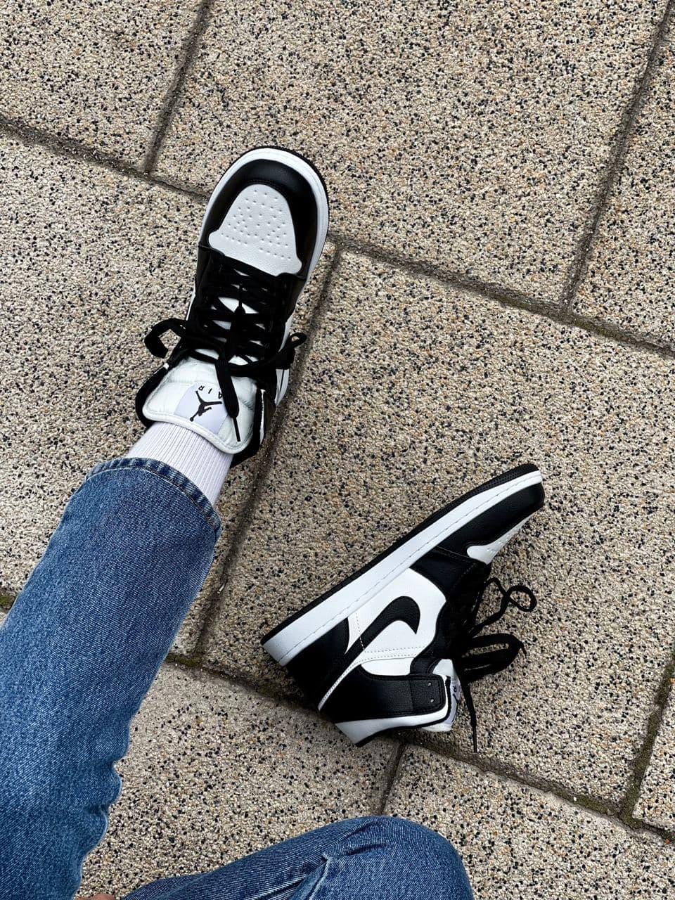 Nike Air Jordan Retro 1 High Black White 2