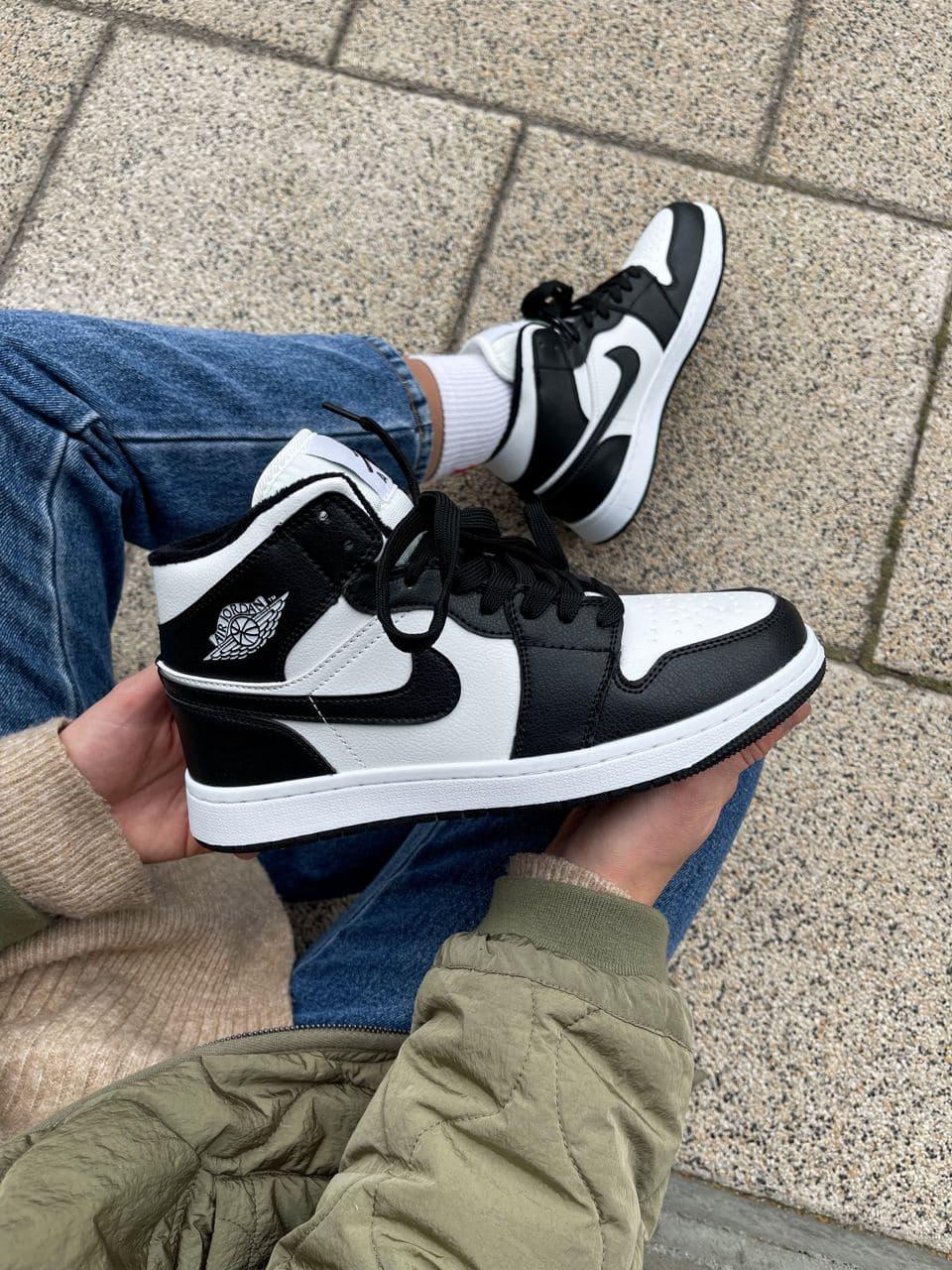 Nike Air Jordan Retro 1 High Black White 2