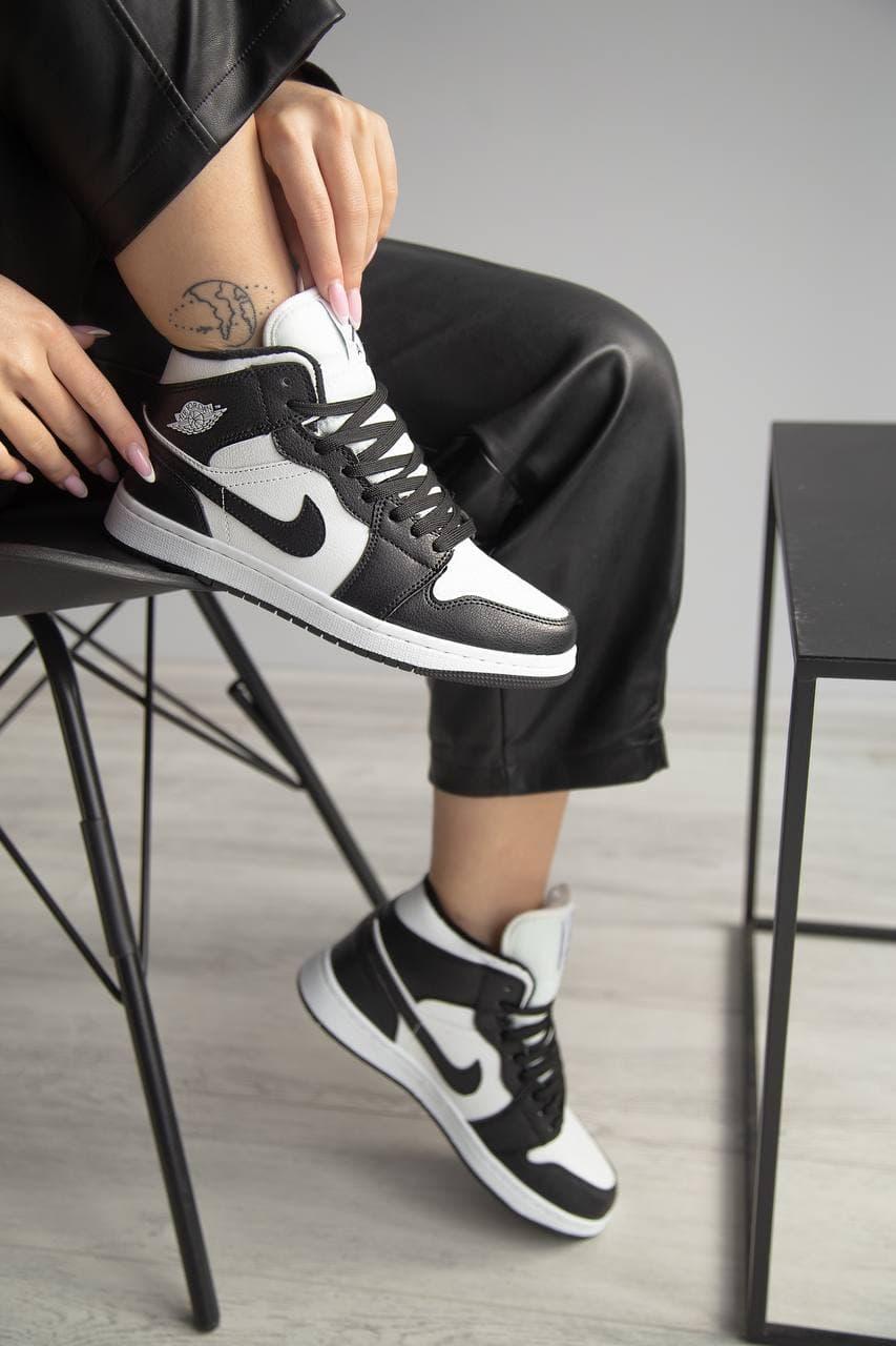Nike Air Jordan Retro 1 High Black White 2