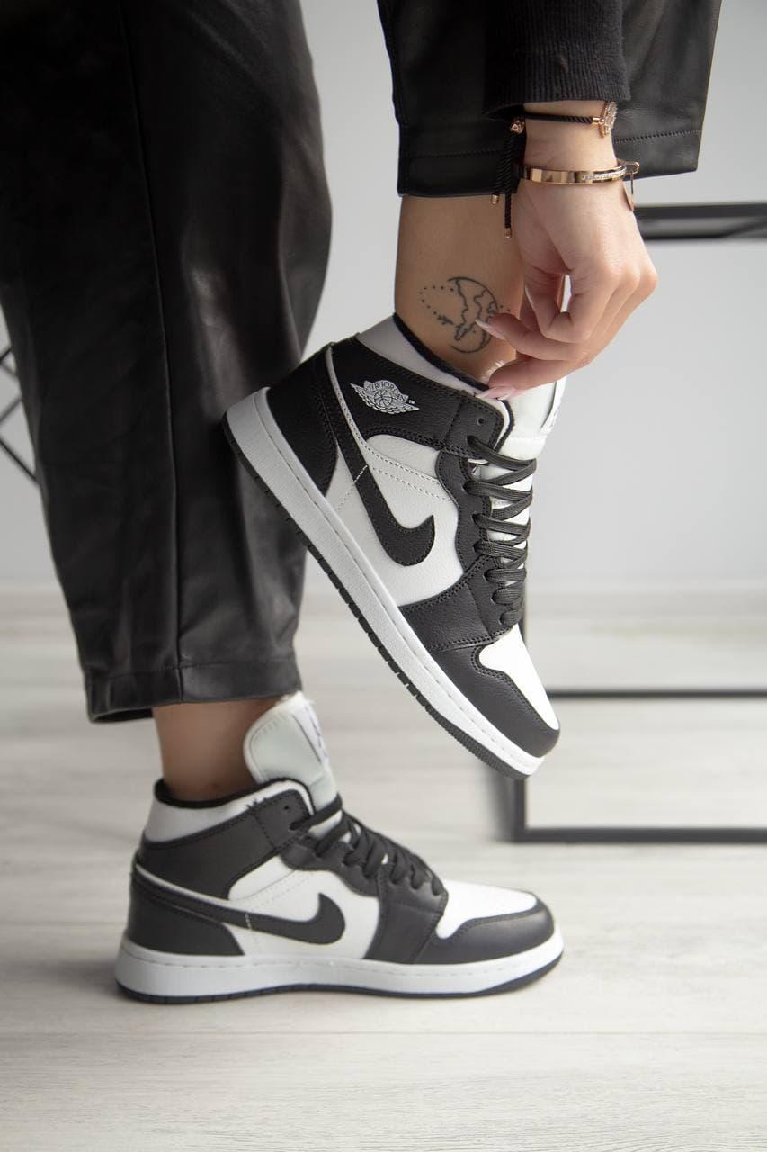 Nike Air Jordan Retro 1 High Black White 2