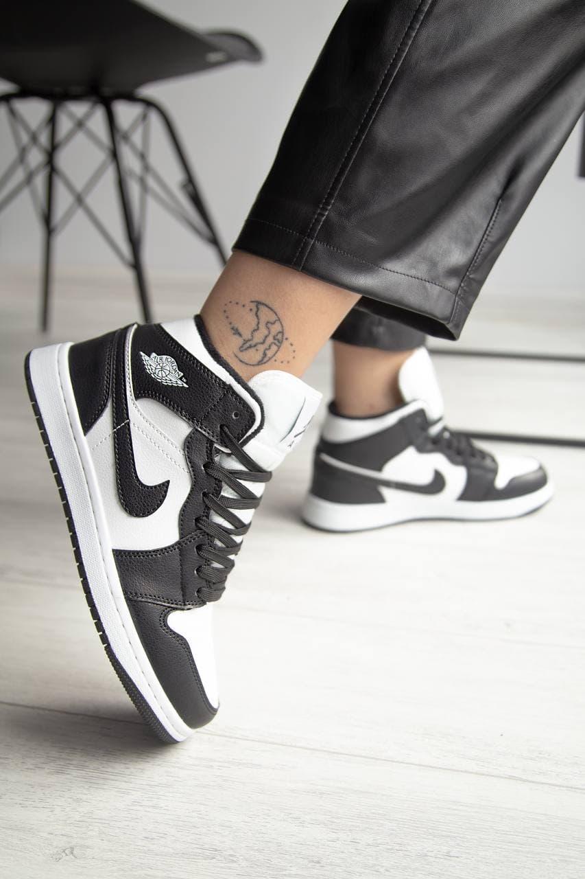 Nike Air Jordan Retro 1 High Black White 2