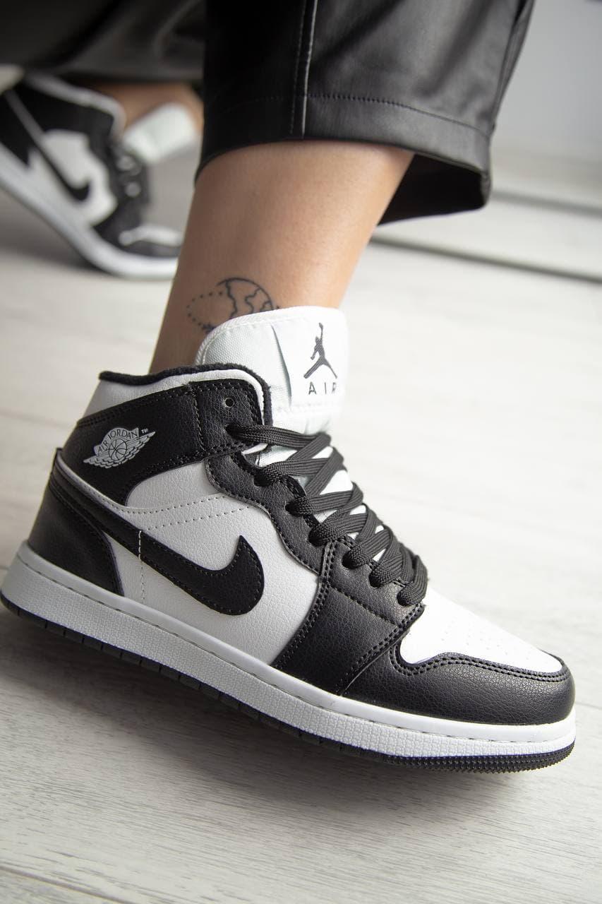 Nike Air Jordan Retro 1 High Black White 2