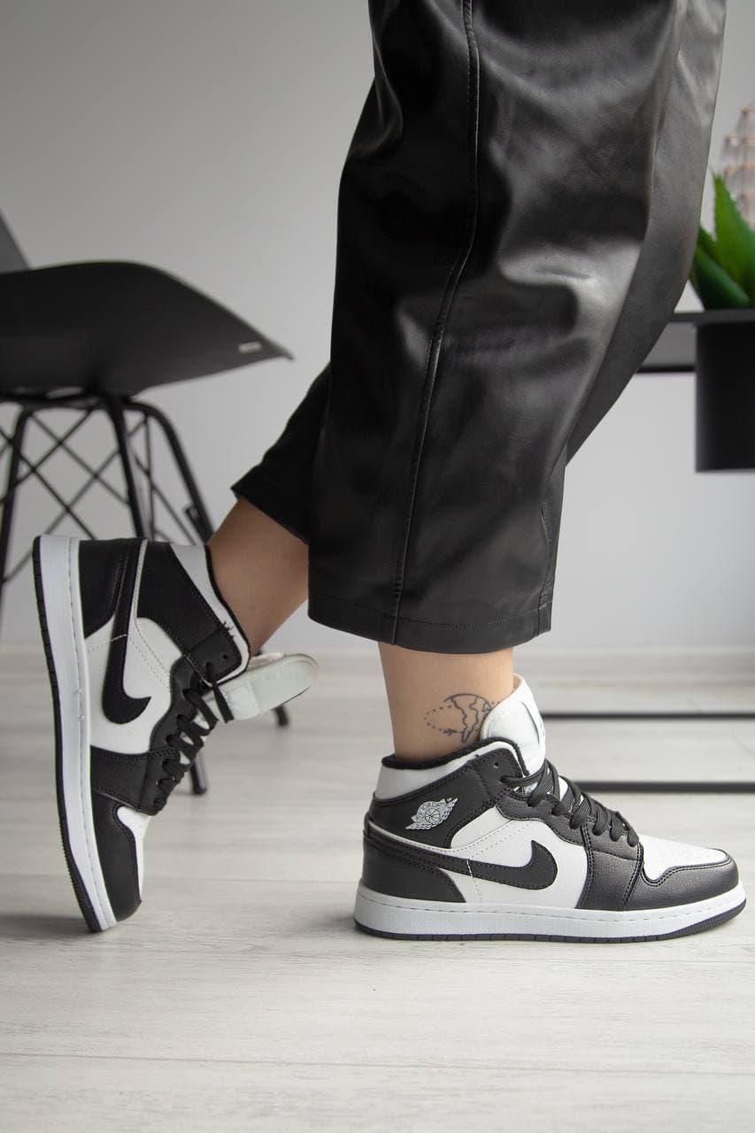 Nike Air Jordan Retro 1 High Black White 2