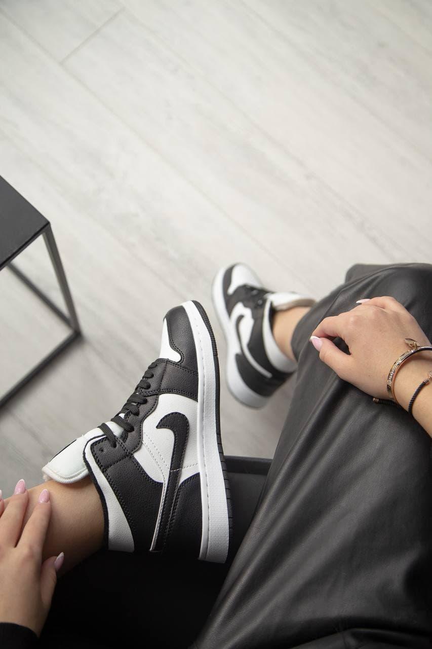 Nike Air Jordan Retro 1 High Black White 2