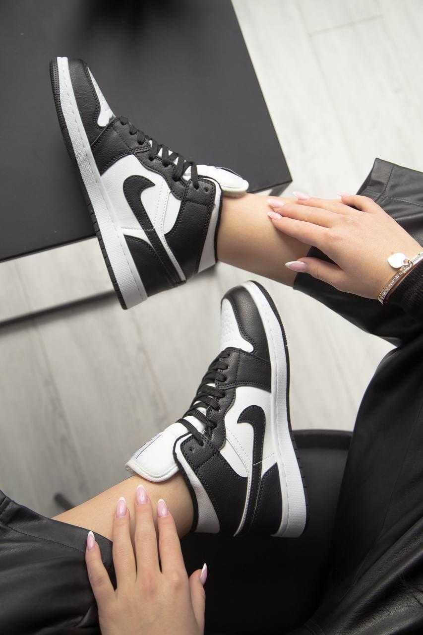 Nike Air Jordan Retro 1 High Black White 2