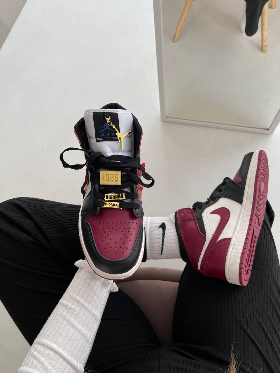 Nike Air Jordan 1 Retro Red Black White