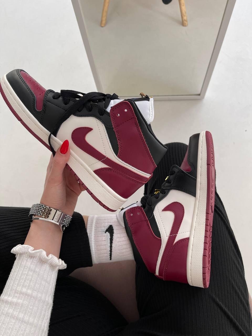 Nike Air Jordan 1 Retro Red Black White