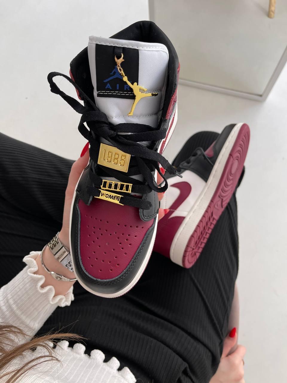 Nike Air Jordan 1 Retro Red Black White