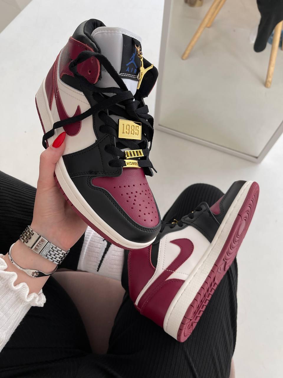 Nike Air Jordan 1 Retro Red Black White