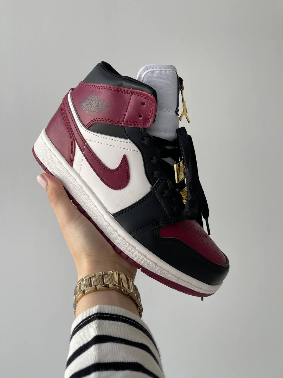 Nike Air Jordan 1 Retro Red Black White