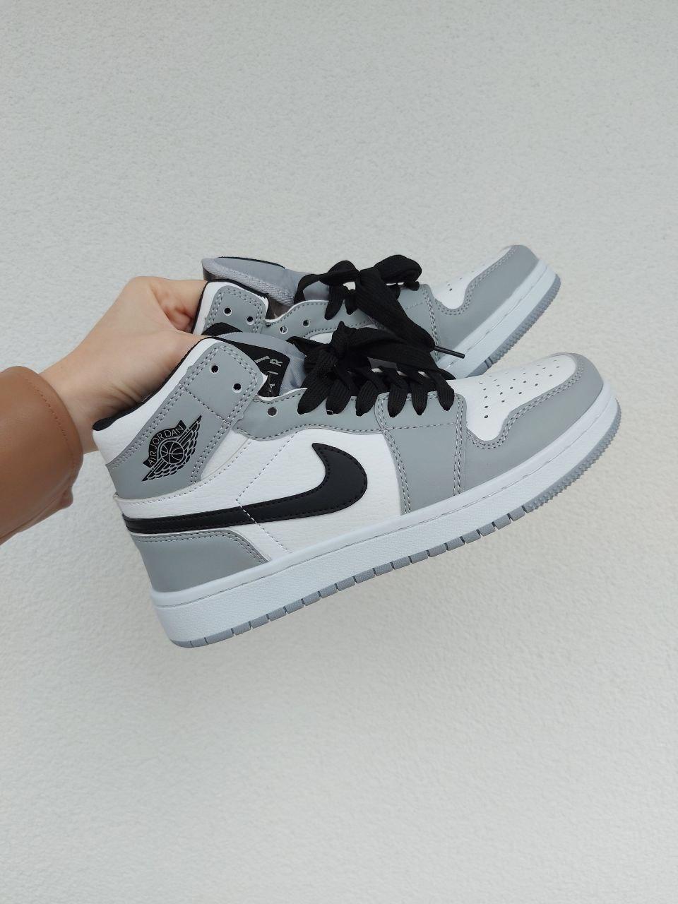 Nike Air Jordan 1 Retro Smoke Grey