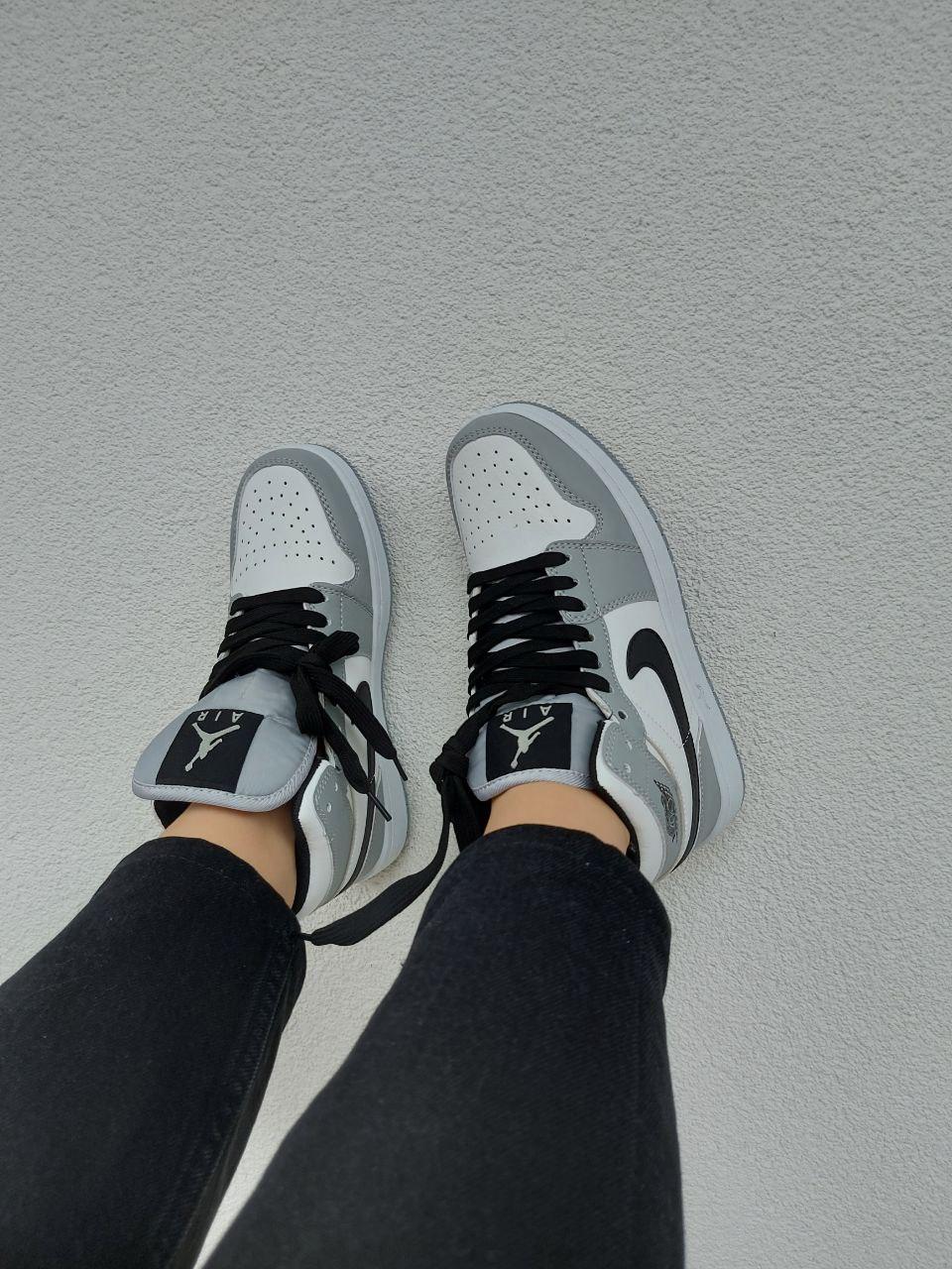 Nike Air Jordan 1 Retro Smoke Grey
