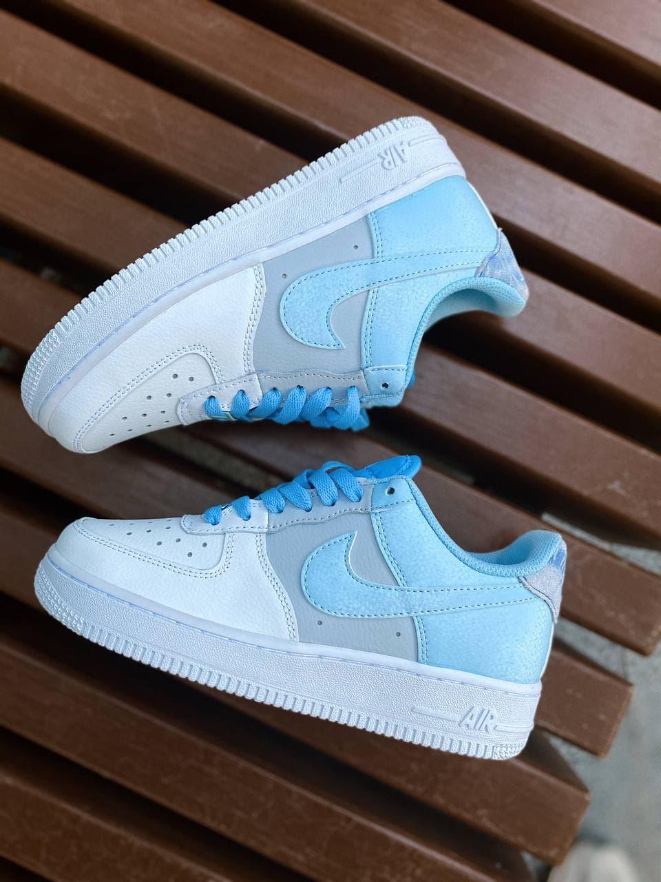 Nike AIR FORCE 1 LV8 Psychic Blue