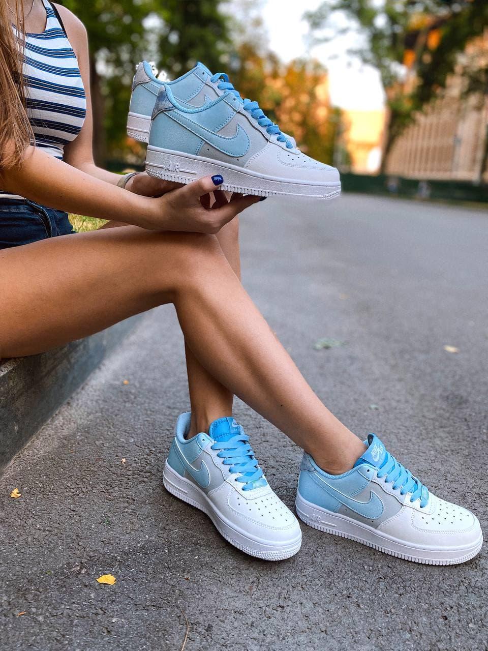 Nike AIR FORCE 1 LV8 Psychic Blue