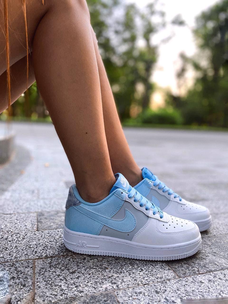 Nike AIR FORCE 1 LV8 Psychic Blue