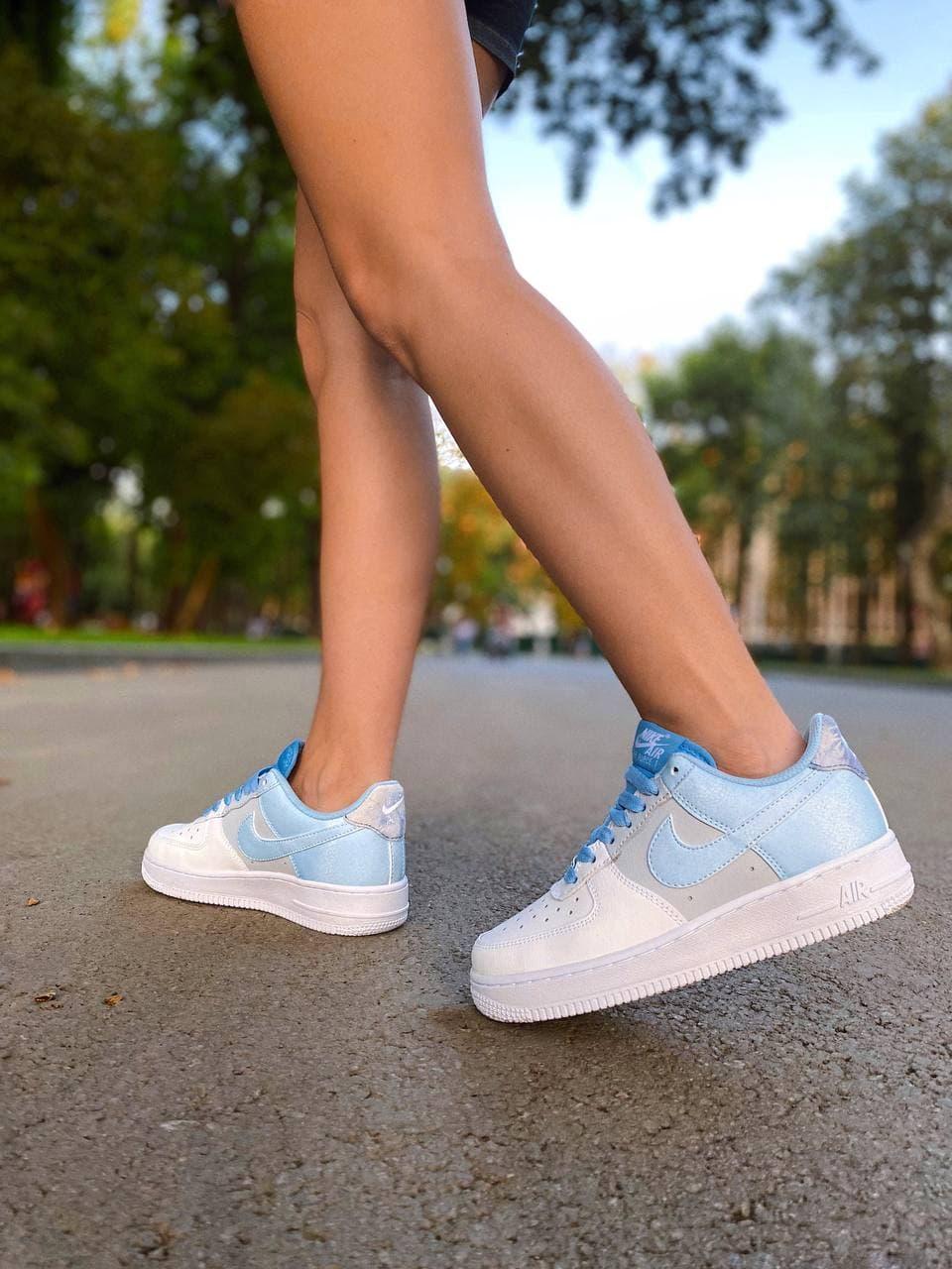 Nike AIR FORCE 1 LV8 Psychic Blue