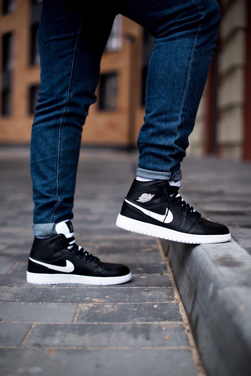 Jordan Retro 1 High Black White