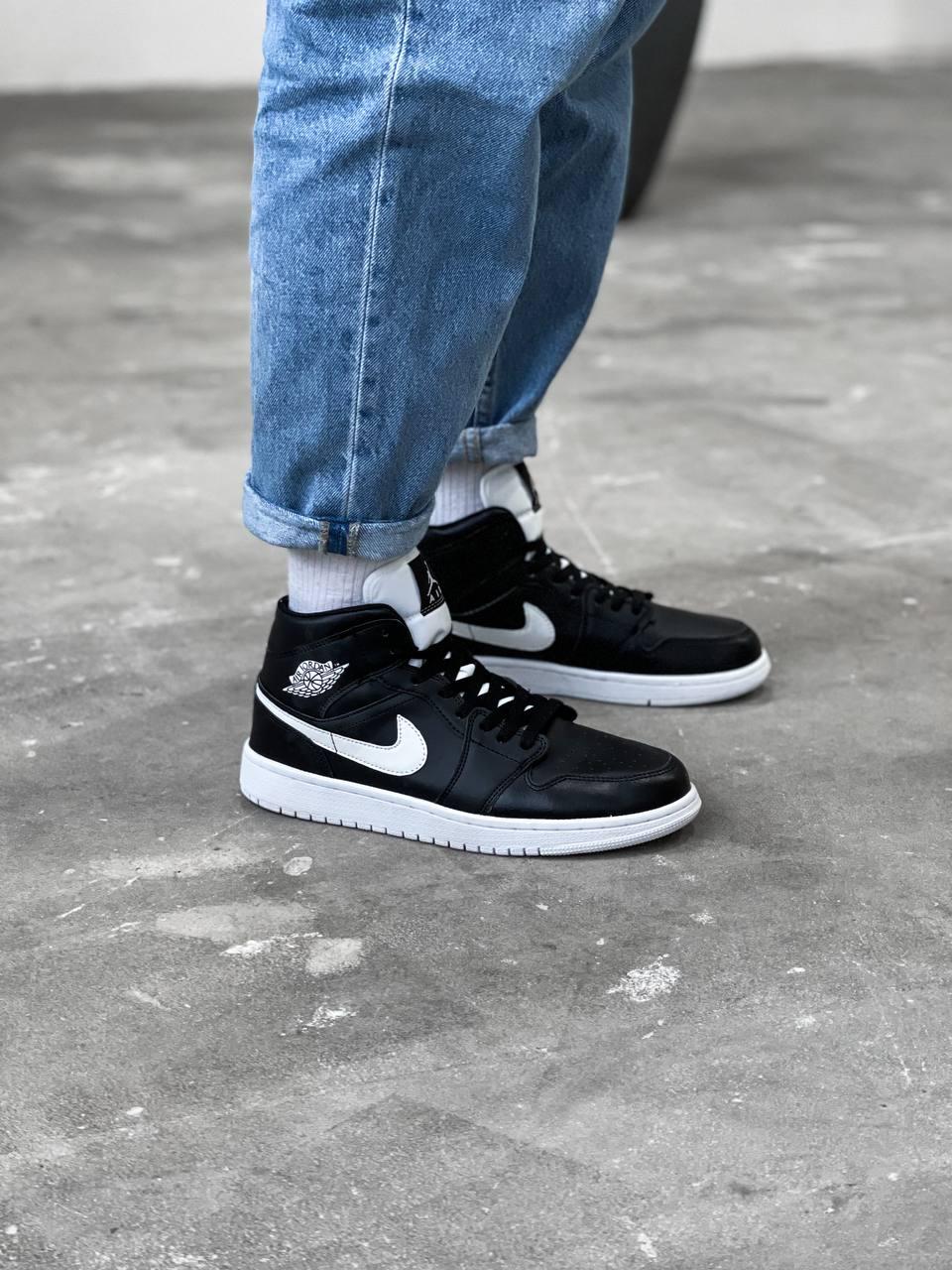 Jordan Retro 1 High Black White